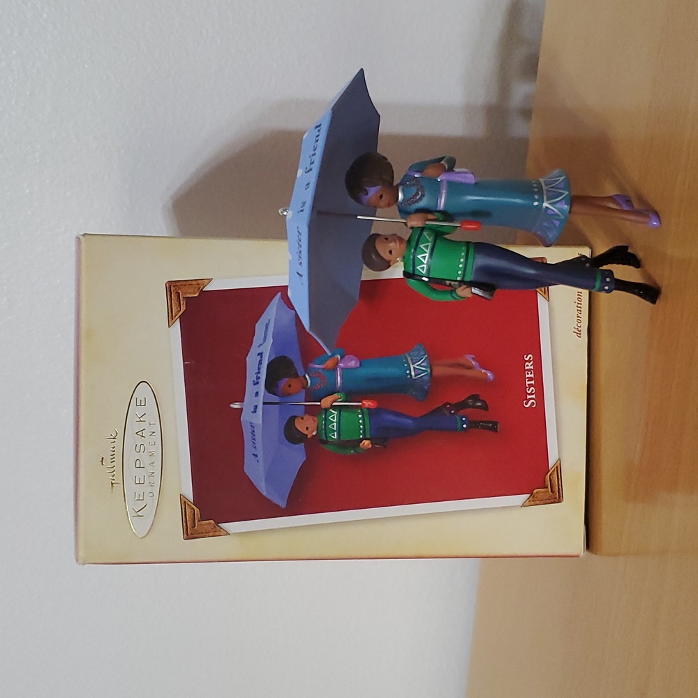 Hallmark 2005 Keepsake Ornament Sisters